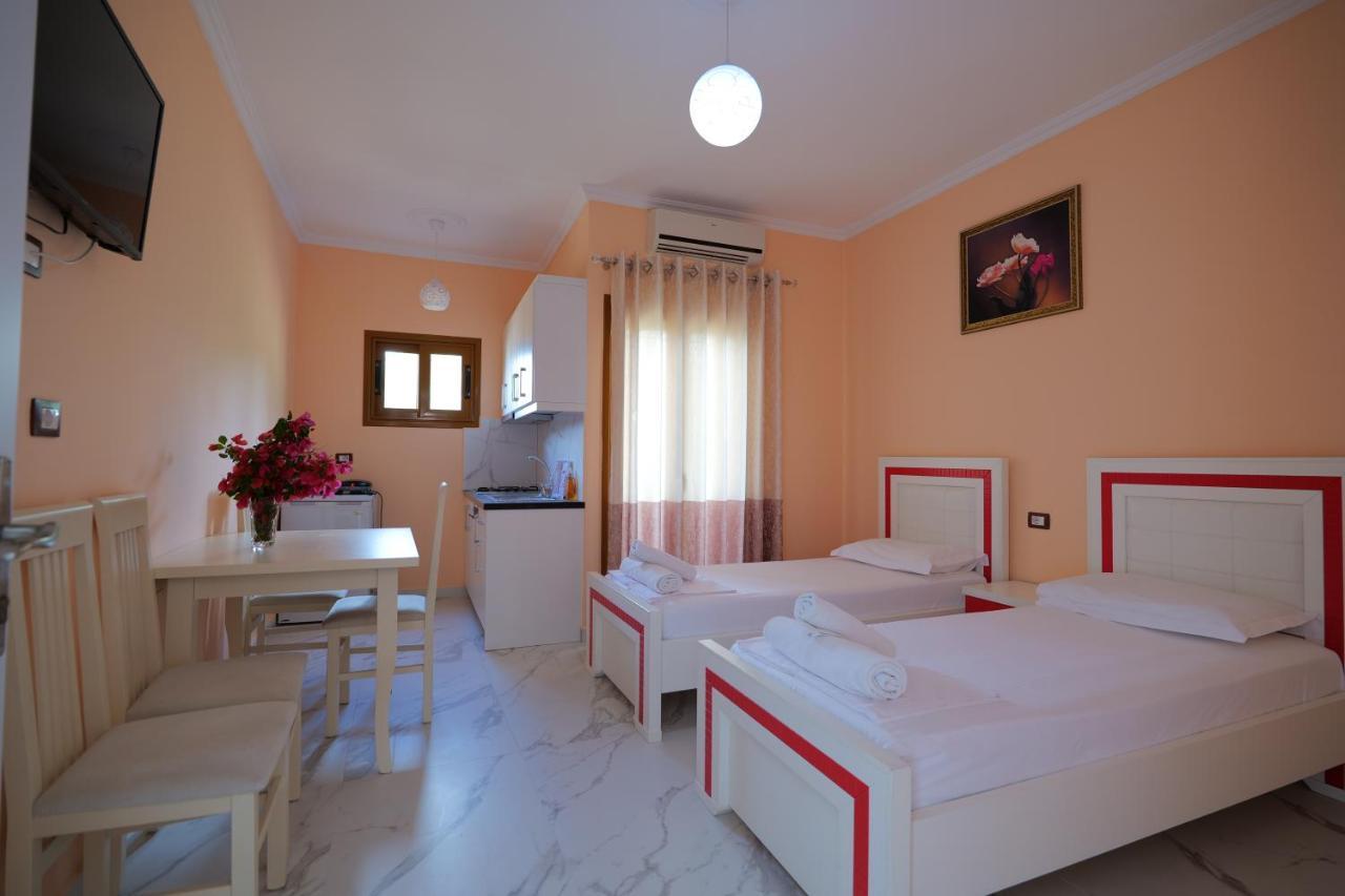 Vila Genci Ksamil Luaran gambar